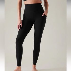 Athleta Salutation Stash Tights / Leggings